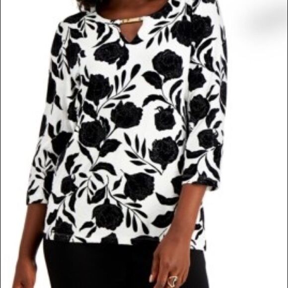 JM Collection Flocked Velvet Jacquard Keyhole 3/4 Sleeve Top Size S NWT - Picture 1 of 10